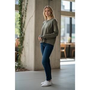 Athleta Olive Green Mesh Panel Pullover Sweatshirt XS Lightweight Athleisure Top